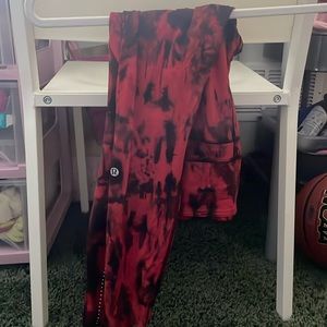Red Lululemon leggings, 25 inch